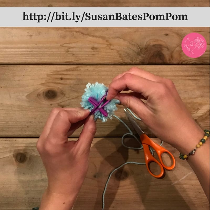 Photo Tutorial How to Making Pom Poms with the Susan Bates Pom Pom Maker