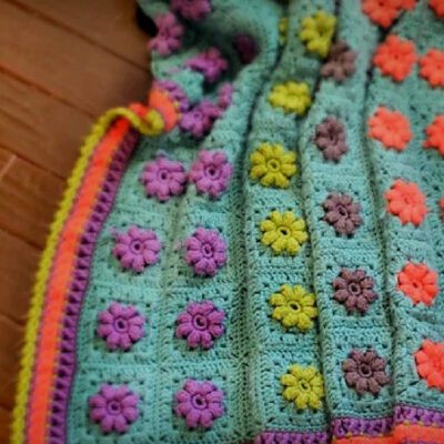 FREE Crochet Baby Blanket-Blooming Granny Square