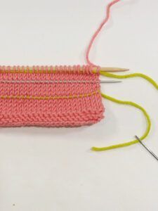 3 ways: adding a lifeline to your knitting