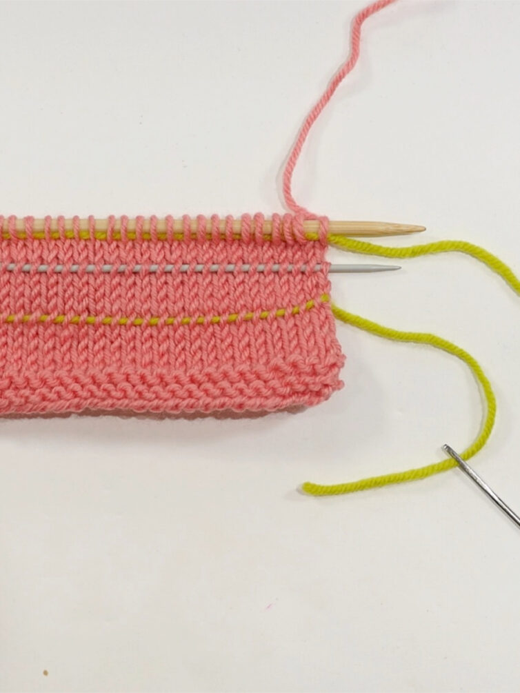 3 ways: adding a lifeline to your knitting