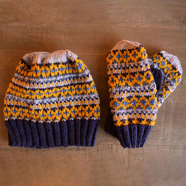 Sharon Hat and Mitten Knit accessory set, stranded knitting - Marly Bird