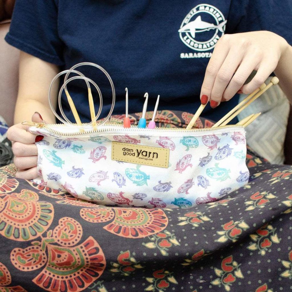 Knitting needle and crochet hook pouch