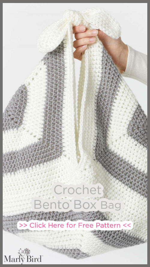 Bento Box Crochet tote bag in gray and white held out from a hand, text reads Crochet Bento Box Bag, Click Here for Free Pattern - Marly Bird