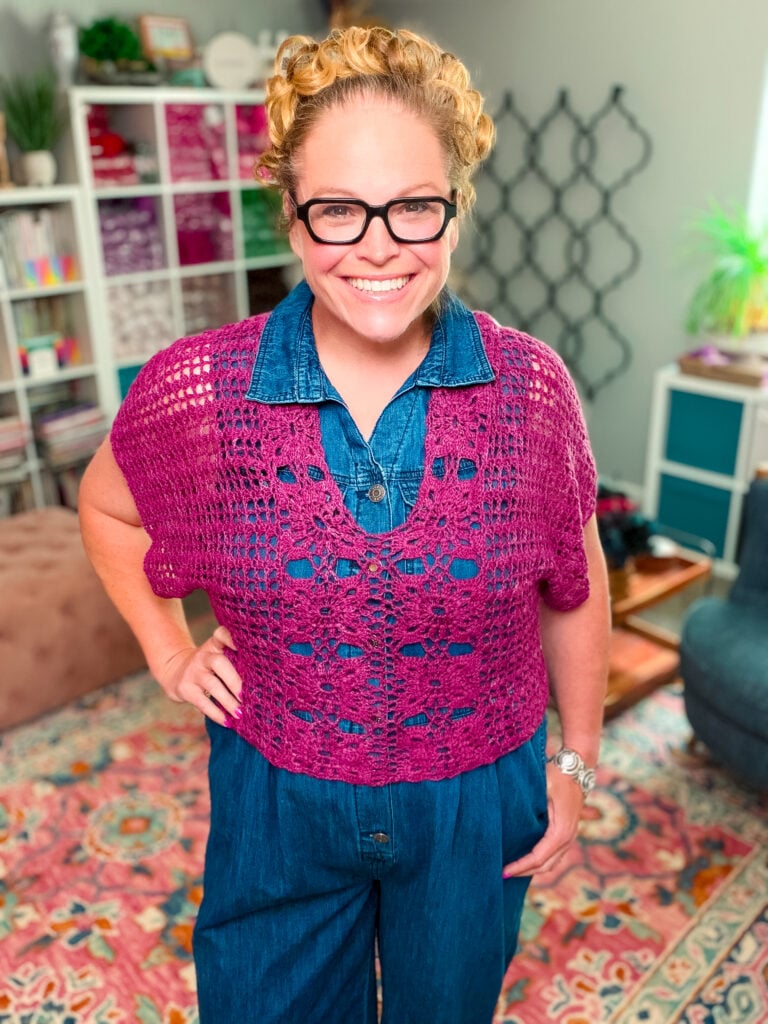 Marly Bird in size S/M with negative ease — free crochet floral motif tee pattern for a fitted summer crochet sweater