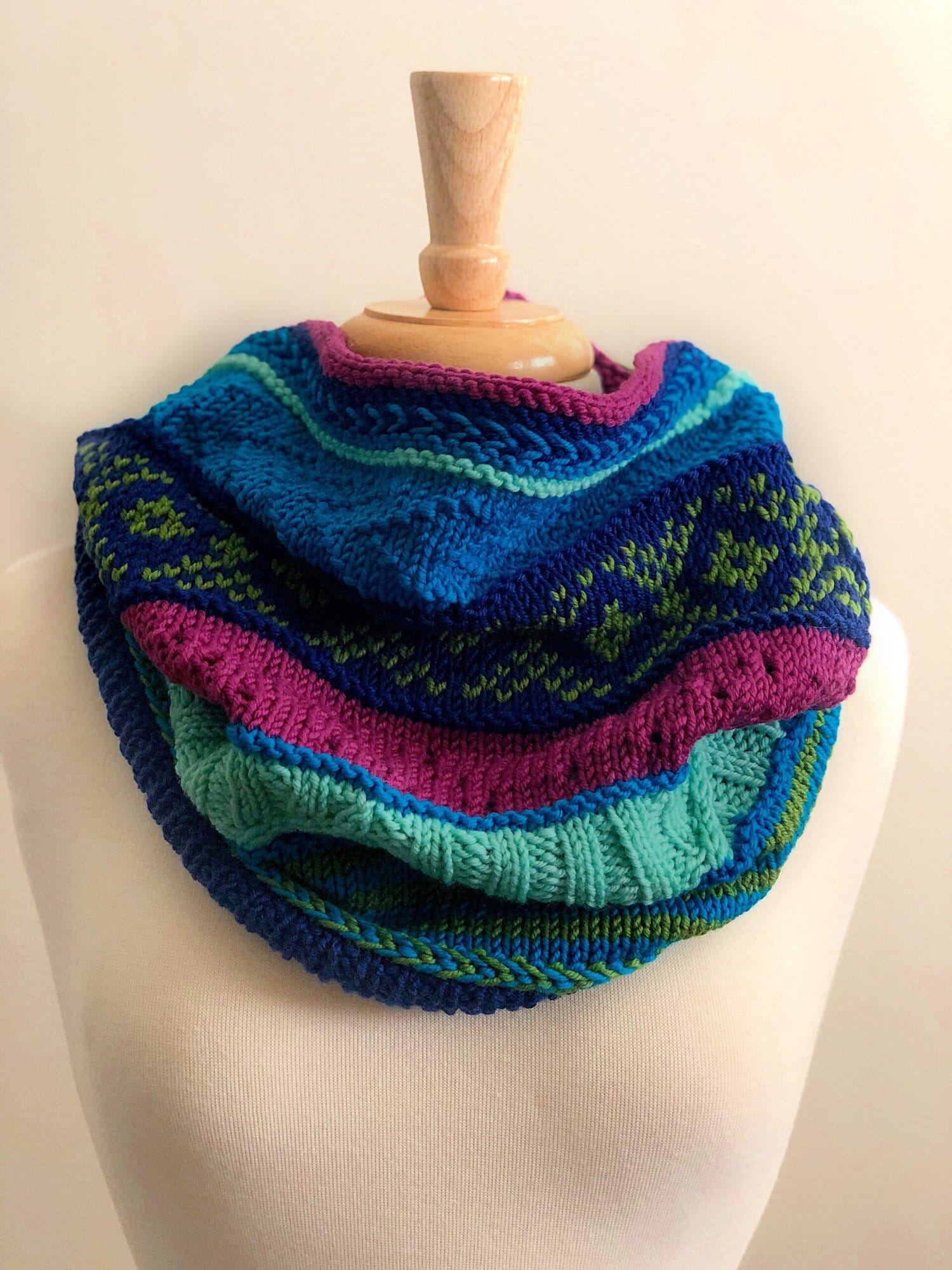Free Knit Cowl Pattern – Game Changer Knit Cowl